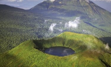 3-Day Gorilla Trekking & Volcanic Mist (Volcanoes National Park)